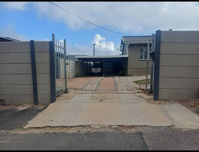 4 BEDROOM HOUSE FOR SALE IN DA NOVA